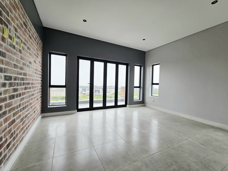 4 Bedroom Property for Sale in Haasendal Western Cape